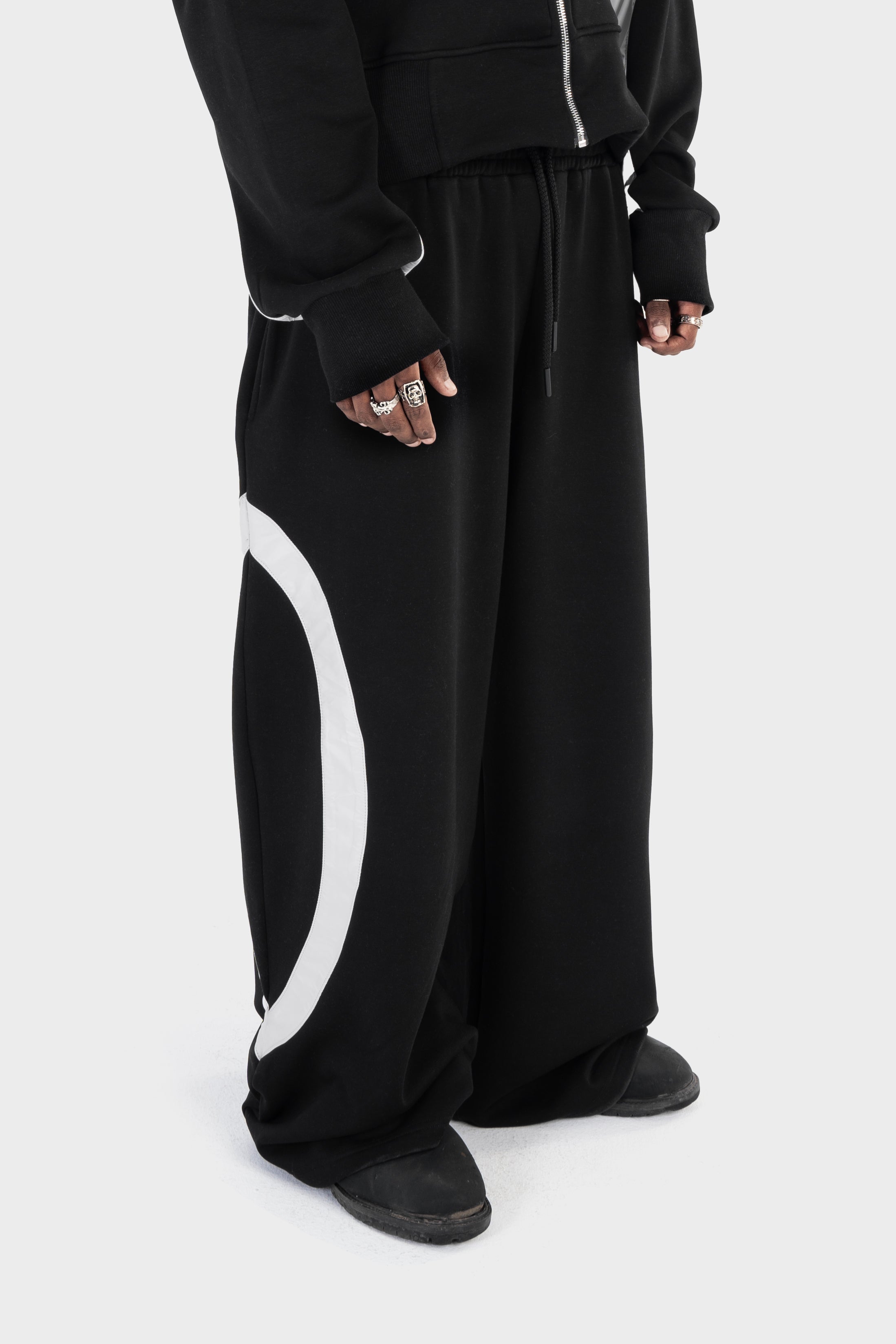 La Curva Motion black pants